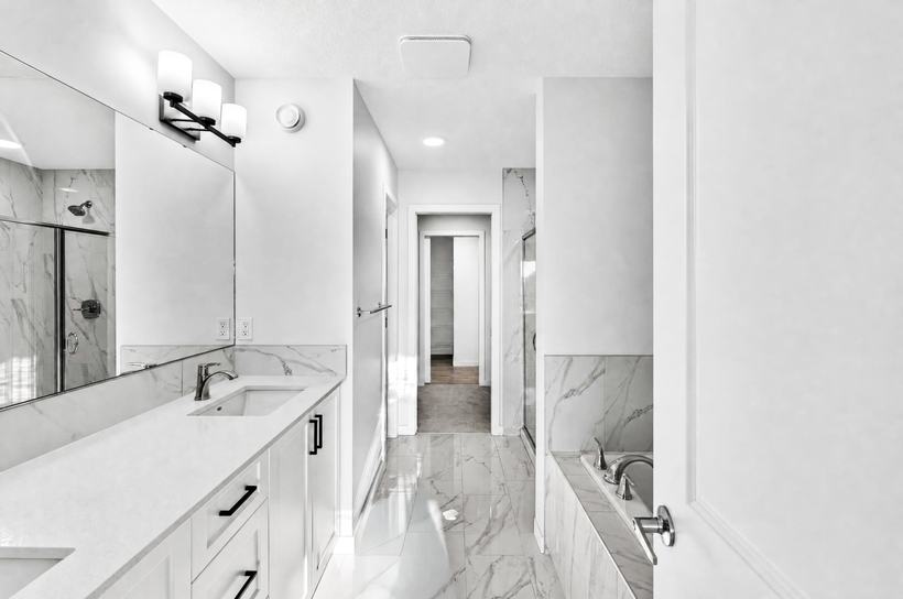 Ensuite vanity, 215 Mallard Grove SE
