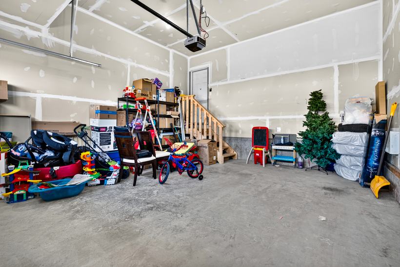 Double attached garage, 215 Mallard Grove SE