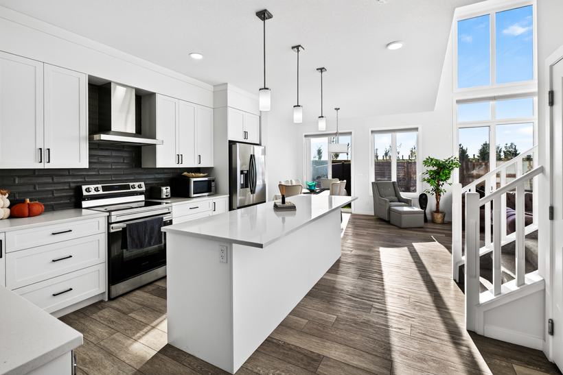 Kitchen and range, 215 Mallard Grove SE